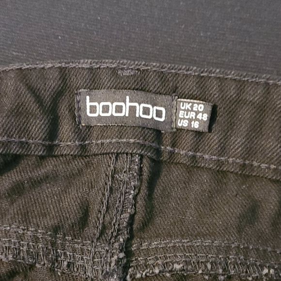 New Boohoo distressed black denim shorts - Picture 6 of 7